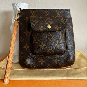Louis Vuitton Partition Wristlet
